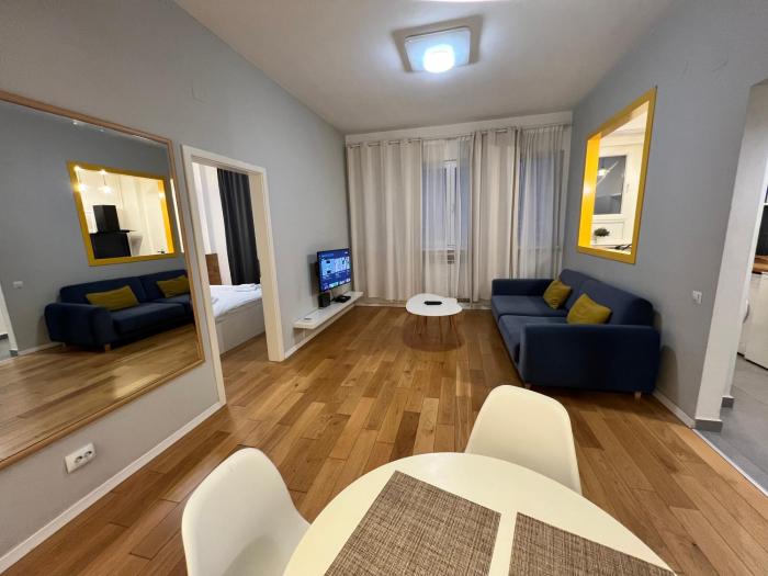 Central Modern Apartment