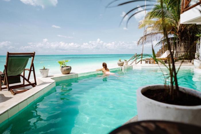 ZAN Tropical Beach Adults Only