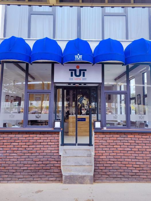 Tut Hotel