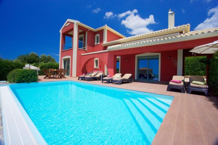 Trapezaki Queen Villa