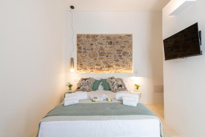 Pedra - Room in Historic Home - Pula Center