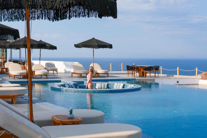 Gold Diamond Luxury Suites Santorini