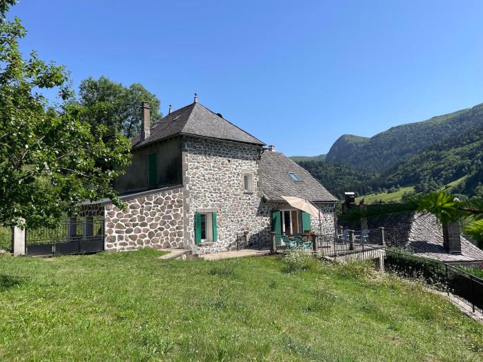 Gîte de caractère au pied du Puy Mary