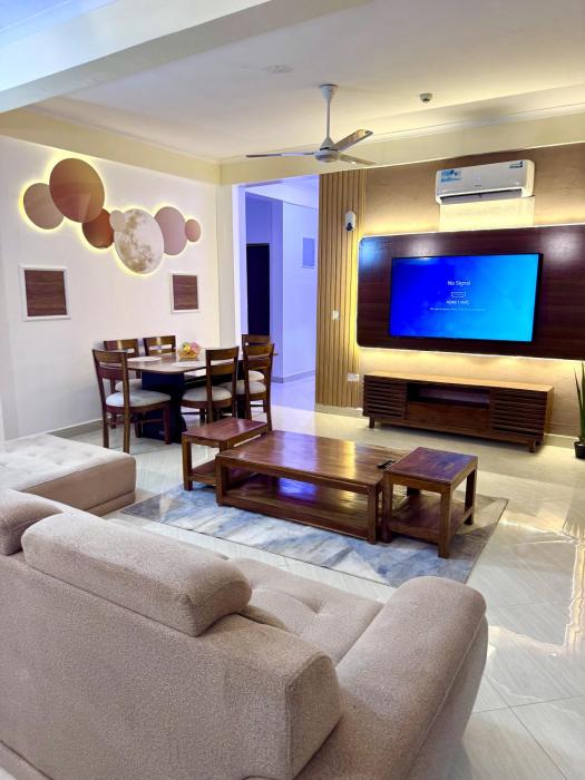 Palm Breeze 3BR Apartments