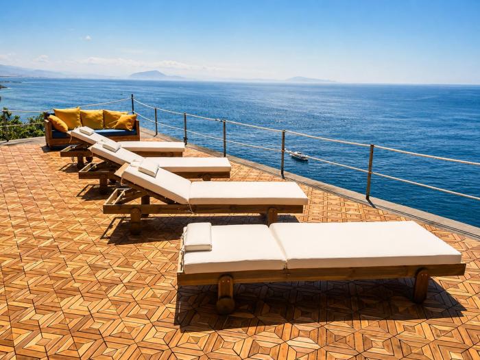 Villa Mansi - Deluxe Sea View Apartment Suites, Free Parking - Amalfi Coast