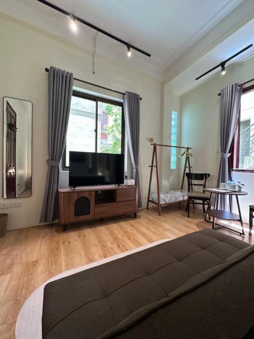 A89 Từ Hoa - Premium Balcony Room - 1BR 1BA