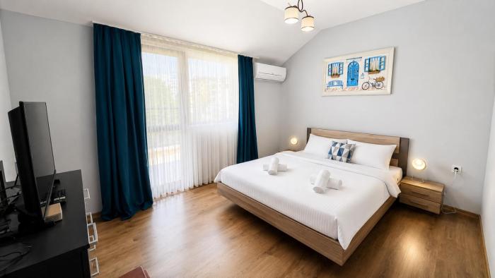Cozy 1BR w Terrace, Free Parking & BBQ Garden