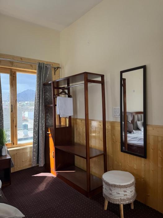 Jhi-Dhey Guest House