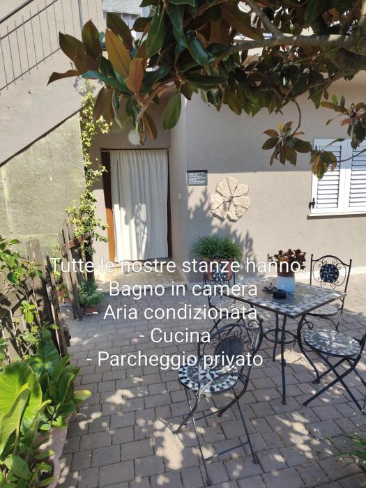 Marco - camere con bagno privato vicino al centro