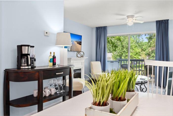Tranquil Condo with Pond View