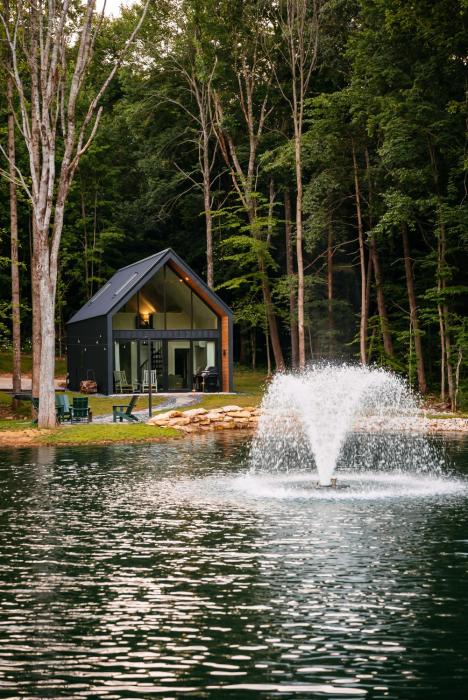 Lakefront Cabin with Hot Tub, Cold Plunge, Sauna
