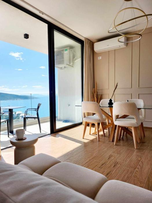 Apartment with sea view