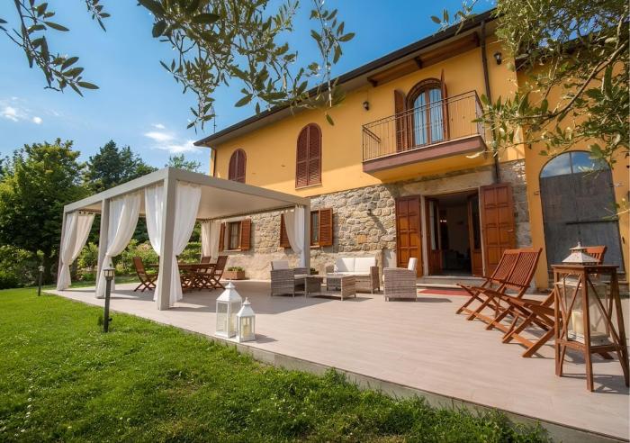 Ca Degli Ulivi Relax - uso esclusivo con jacuzzi in Lunigiana vicino cinque terre