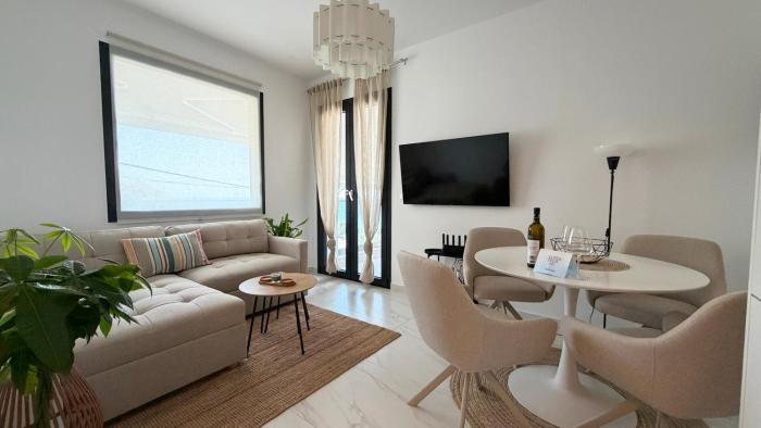 Emma Beach Front Luxury Suite