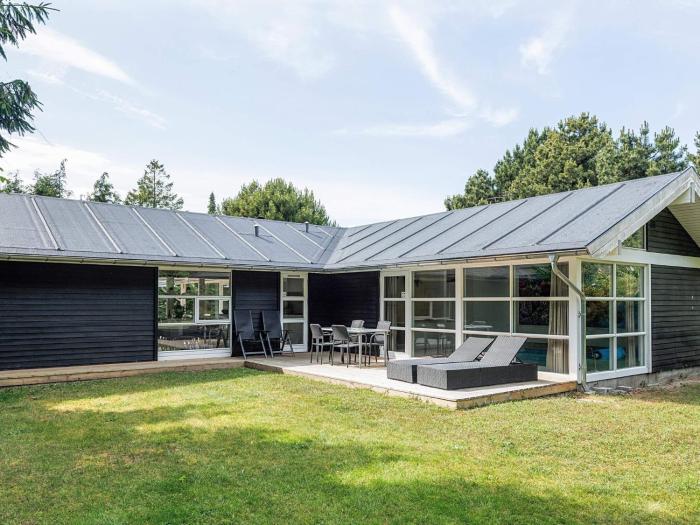 10 person holiday home in Væggerløse-By Traum