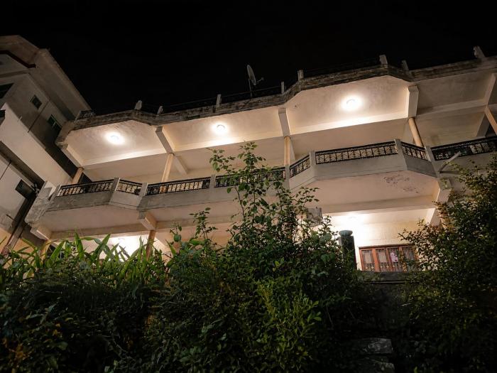 Old Mountain boys hostels