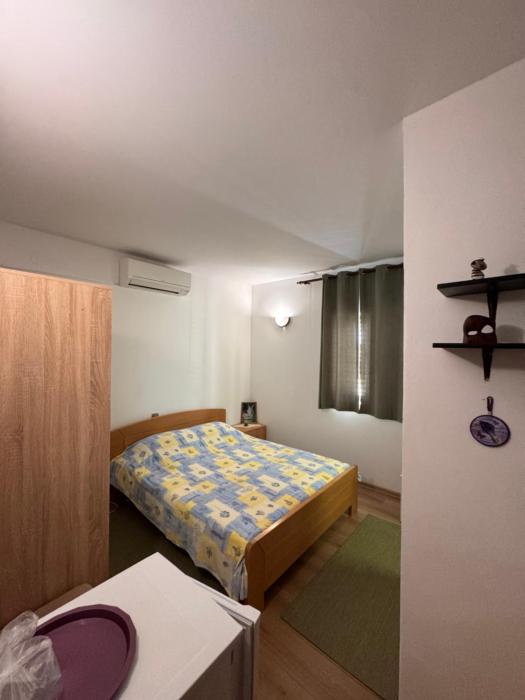 Room St Antun