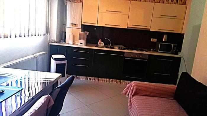 Apartament 70mp 3 camere 4 paturi Pătut Bebe acces pentru 7 persoane