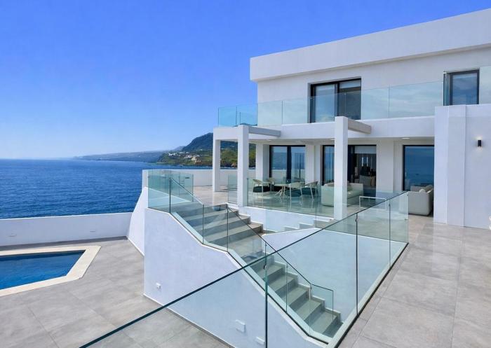 Atlantico One Oceanfront Luxury Villa & Heated Pool