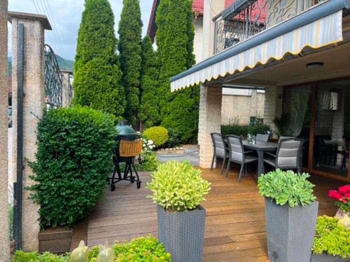 U Izhu with Private Pool & BBQ