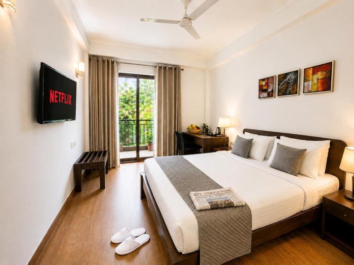 EMBLEM Hotel - Arjun Marg, Golf Course Road, Gurgaon