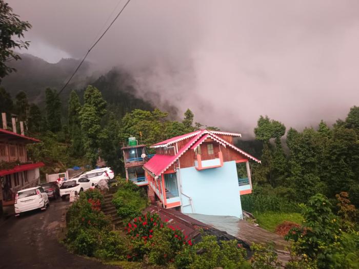 Aarya Homestay Experience offbeat Darjeeling living in Rampuria village, Senchal Wildlife Sanctuary