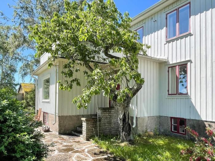8 person holiday home in MÖRBYLÅNGA