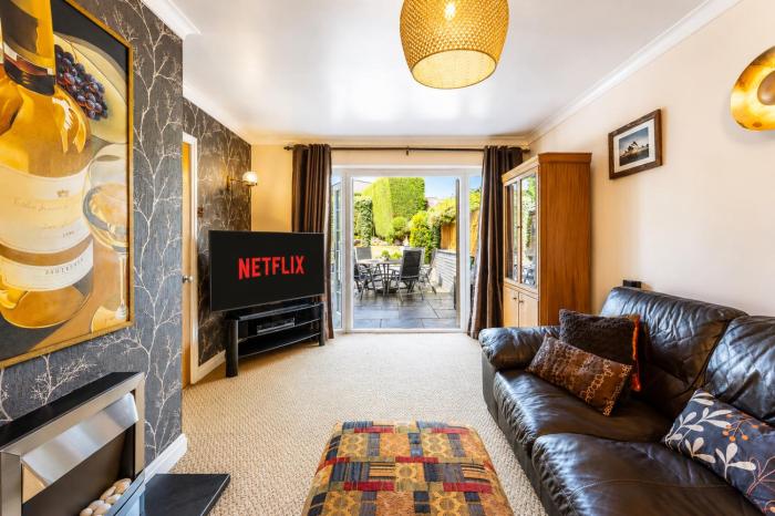 3BR Home in Newton Near Chester Centre - Free Parking