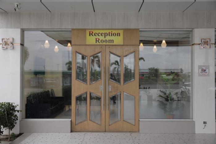 Hotel Rangoli - 10 min from Palsana chowk