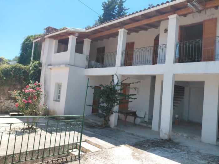 Antistoni Vacation House Scenic Nature View, Private Balcony & Yard