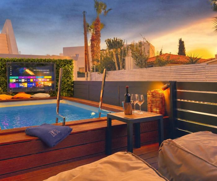 Nisi Luxury Suites and villas with private pool in Gouves