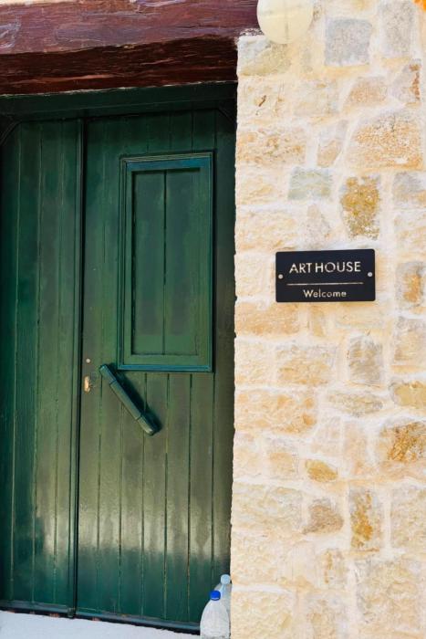 Art House Seaview & Jacuzzi Spartylas Sleeps 4