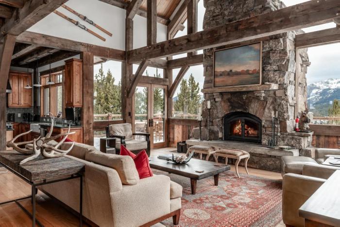 Latigo Lodge