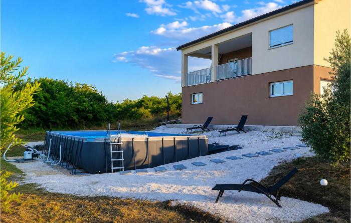 Beautiful Home In Lovinac