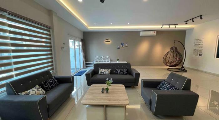 The White House Near Jonker Stadthuys by walking distance