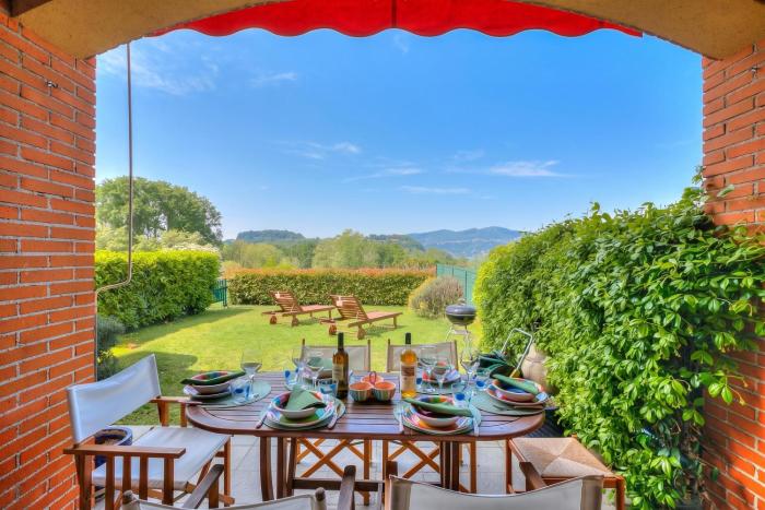 Miralago Lake View & Private Garden - Happy Rentals