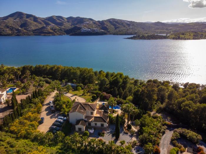Exclusive Lakeside Villa with Private Pool & Total Privacy