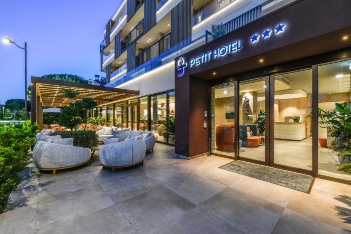 Petit Hotel
