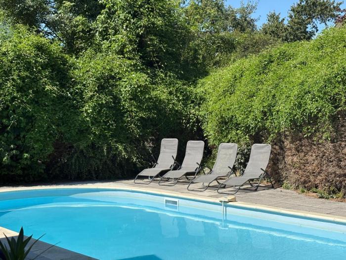 Maison avec piscine privée au calme