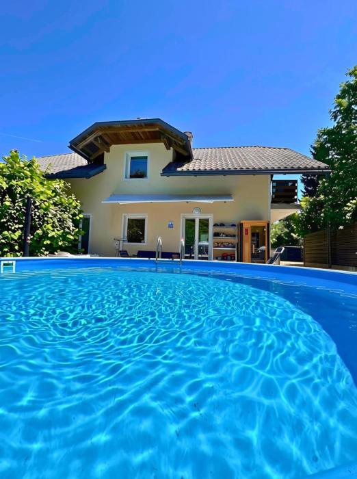 Quiet Forest Retreat with Pool