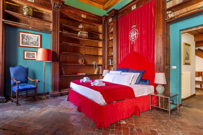 iFlat Elegant Stay in a Historic Roman Palace
