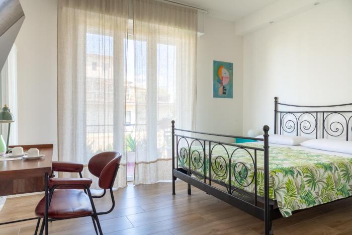 Camera Matrimoniale con bagno privato-struttura condivisa con Host-CASA ENEA