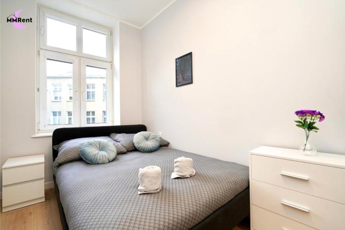MMRent Moon Room