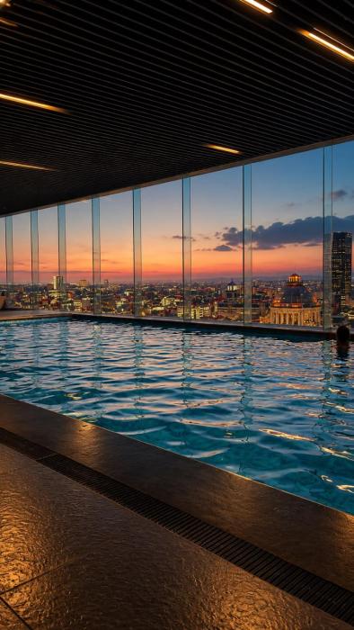 Luxury Apartment with Pool & Monument View