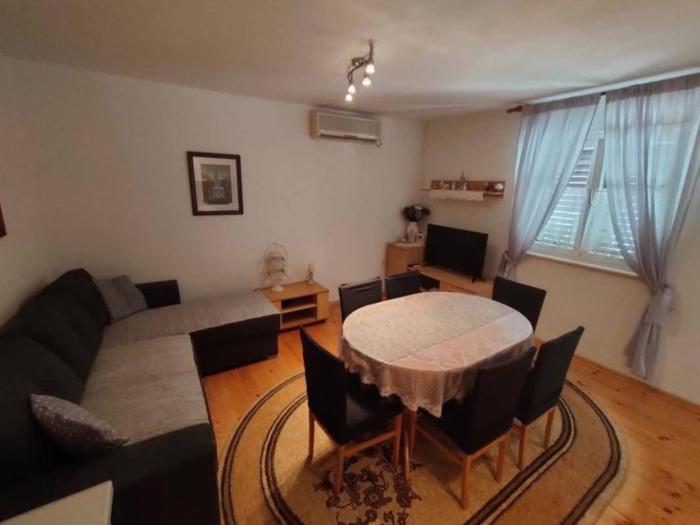 Two Bedroom Apartment with Terrace no 3