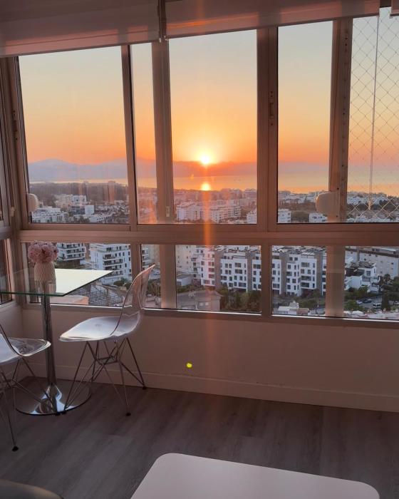 Torremolinos vistas al mar, piscina y dormitorio independiente