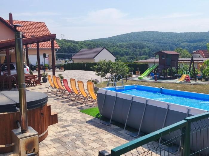 Eplényi Apartmanház
