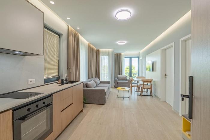 Premium Apartment - Sea & Pool Views - Evianamar I