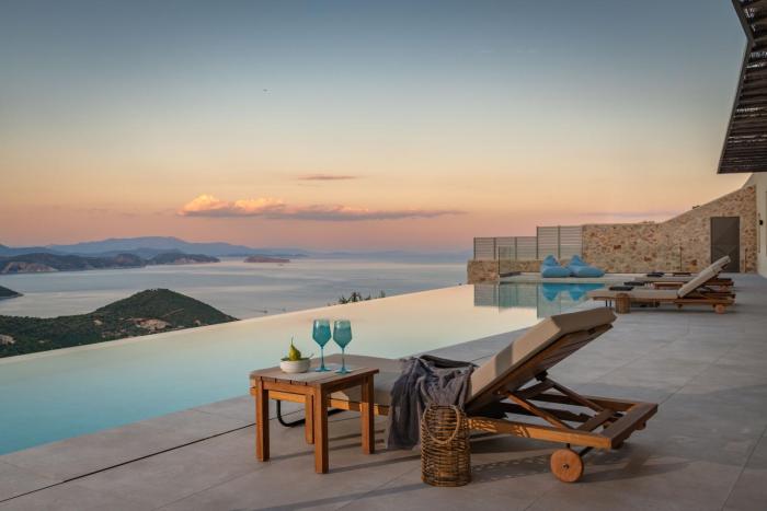 Villa Symposium Infinity