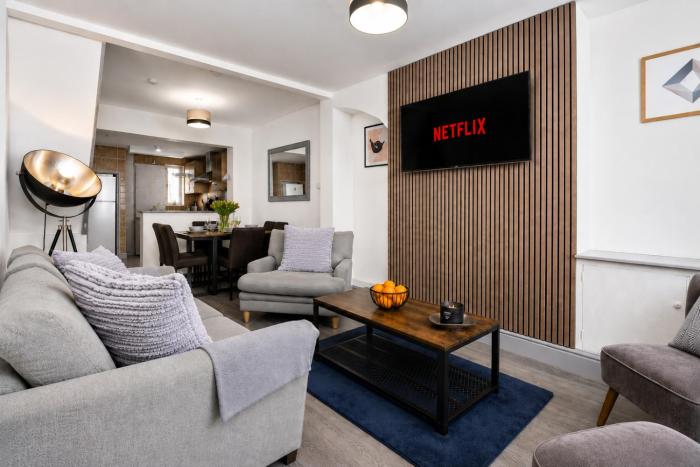 Gorst House - Walk to Anfield - Free parking